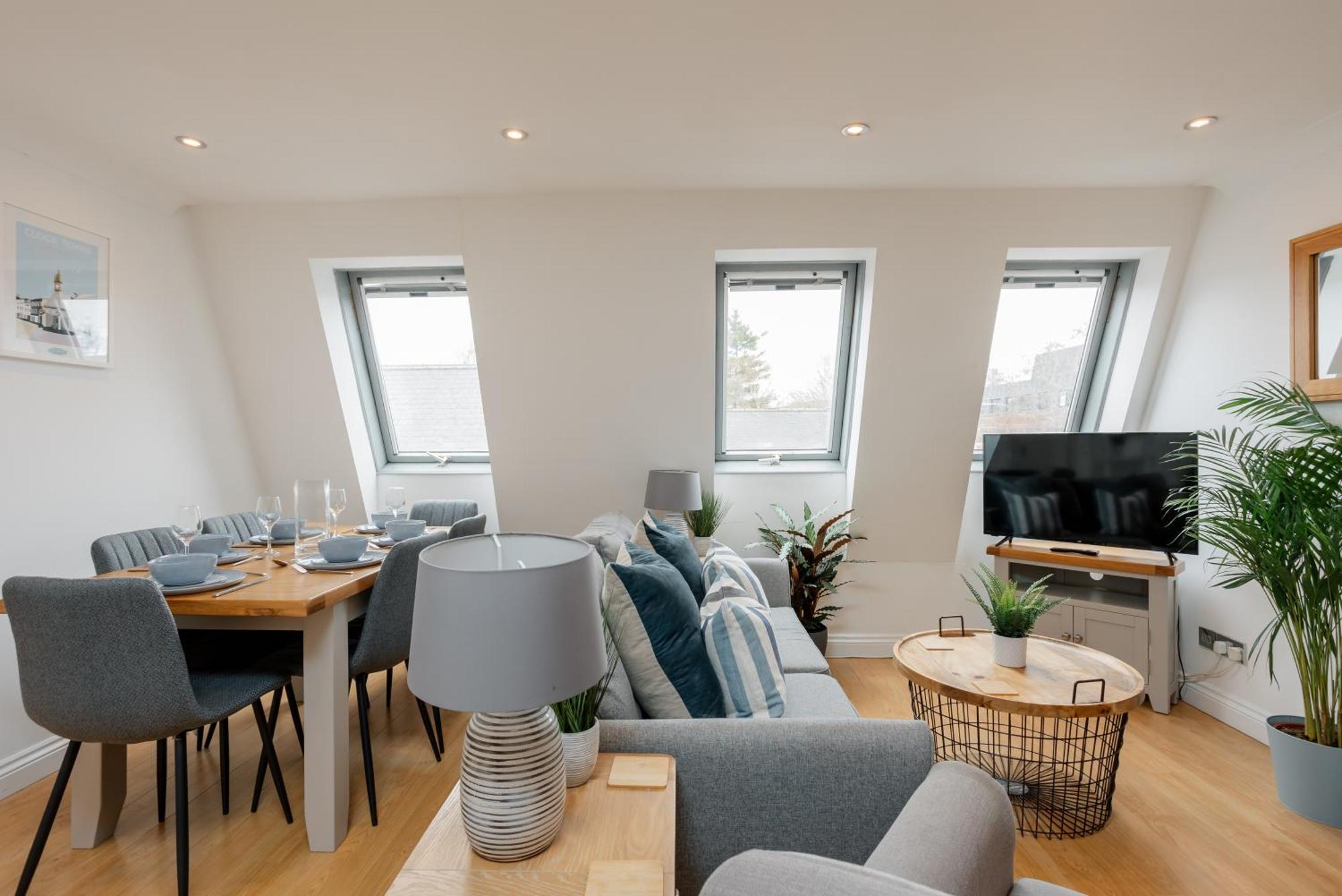 Starhost Residences - Central 3 Bed Apartment At Regents Court, Newbury Newbury  Exterior photo